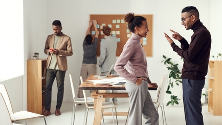 What Does Non-Verbal Communication Look Like Across Different Business Cultures?