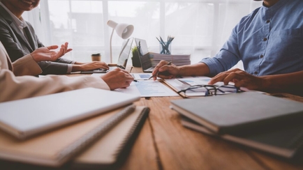 8 Signs You Might Need an Employee Settlement Agreement