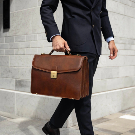 The Best Executive Briefcases for Business Leaders & Dealmakers in 2026