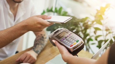 IPOSUP Automates Tips as UK Restaurants, Café and Pub Bosses are Soon Banned from Keeping Tips Left for Staff - Post Thumbnail