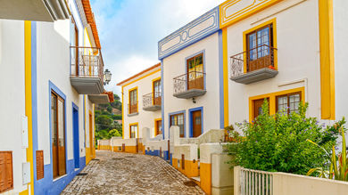 Number of Britons Living in Portugal Jumps 34.6% from 2019 to 2020, New Immigration Figures Reveal - Post Thumbnail