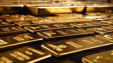 The Benefits And Risks Of Investing In Physical Gold - Post Thumbnail