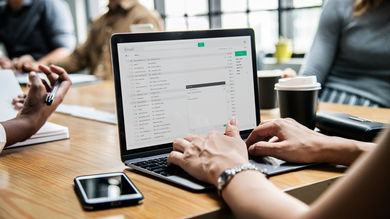 The Cybersecurity Risks of Your ‘Out of Office’ Status - Post Thumbnail