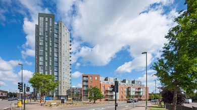 Aluminum Windows and Doors: Redefine Modern Building Performance - Post Thumbnail