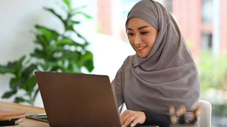 Post Thumbnail - How New Platforms Help Women to Rejoin Work After a Career Break in the United Arab Emirates